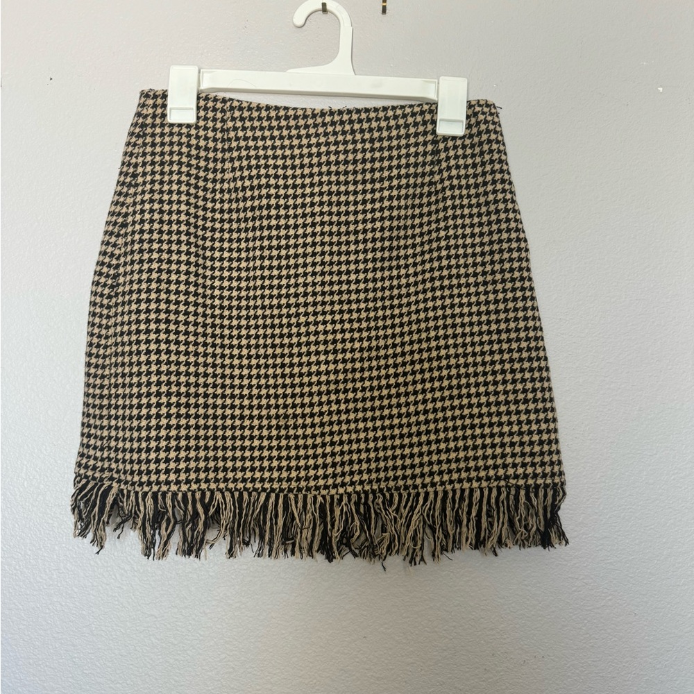 Houndstooth mini skirt